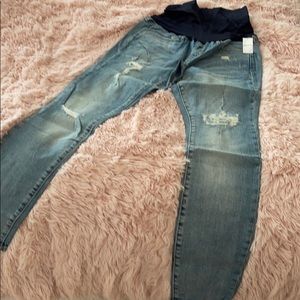 NWT GAP MATERNITY JEANS size 28
